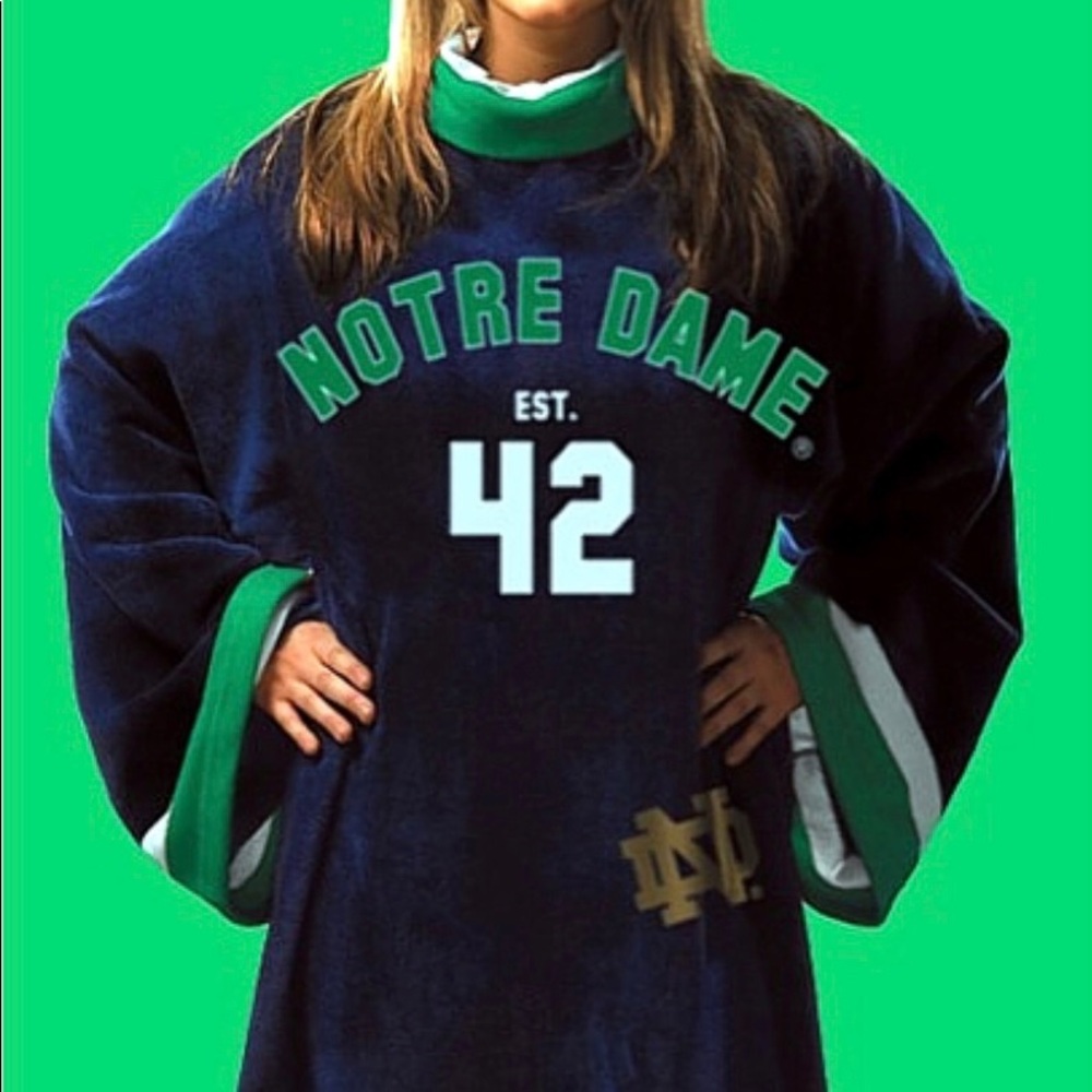 Notre Dame Snuggie 💚💙